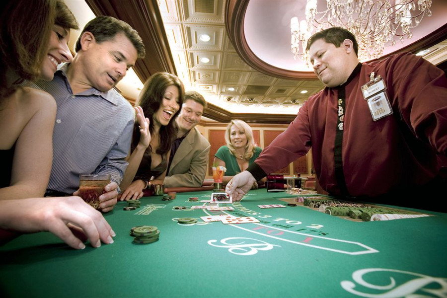 Casino Table Games At Belterra